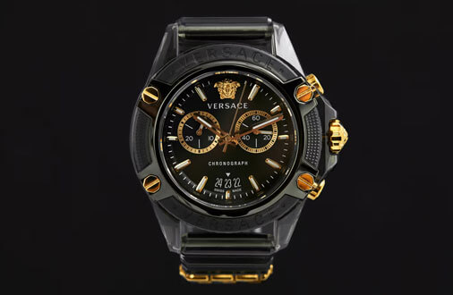 So ziehen Sie eine Versace-Uhr mit einem Uhrenbeweger auf