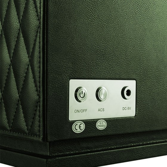 The Emerald Maestro : Remontoir à écran tactile pour 12 montres en cuir vert forêt
