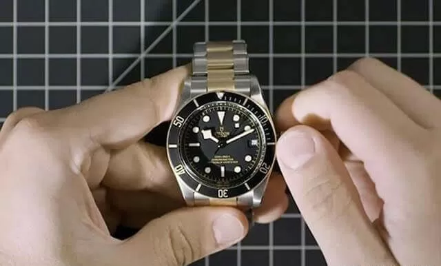 Chain the watch correctly