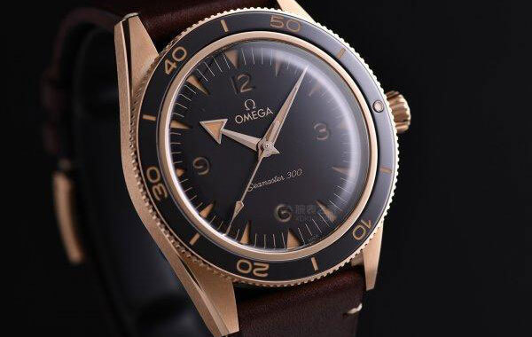 Hippocampus 300 watch bronze gold