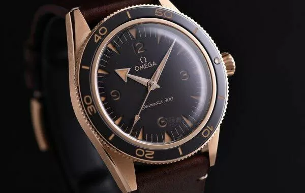 Hippocampus 300 watch bronze gold