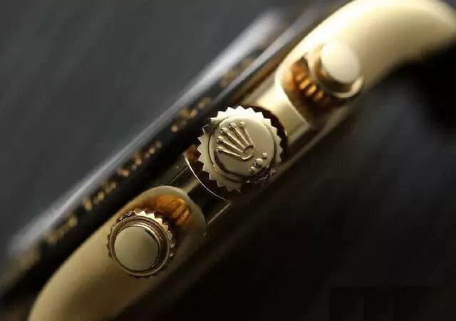 screw-in crown