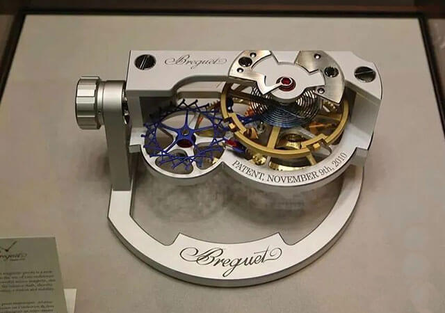 Magnetic Pivot balance system