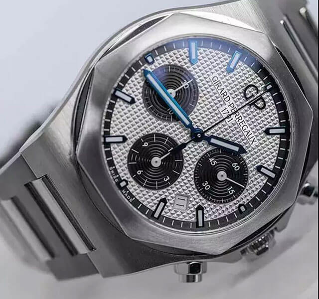 Ne portez pas votre montre sur vos vêtements